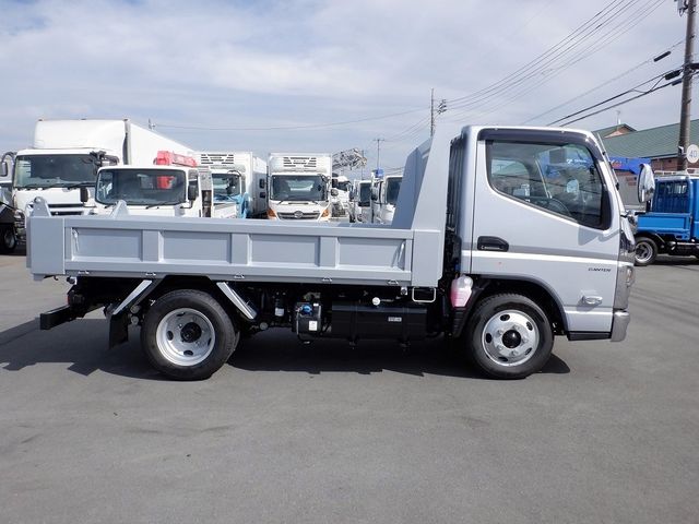 MITSUBISHI CANTER 2025 Image 31