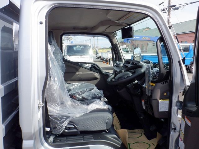 MITSUBISHI CANTER 2025 Image 31