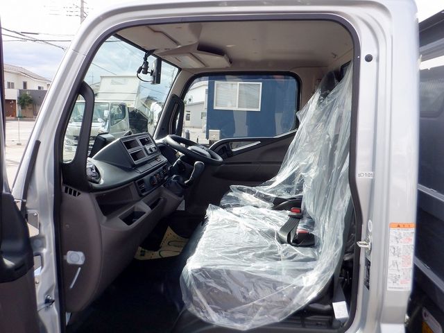 MITSUBISHI CANTER 2025 Image 31