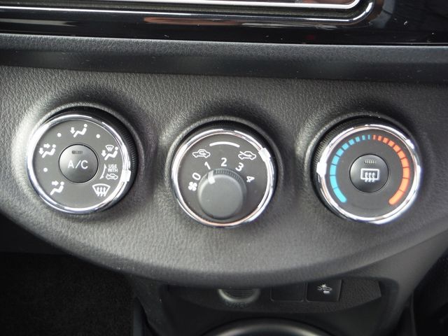 TOYOTA VITZ 2018 Image 31