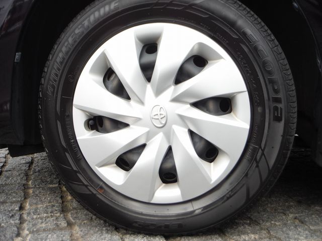 TOYOTA VITZ 2018 Image 31