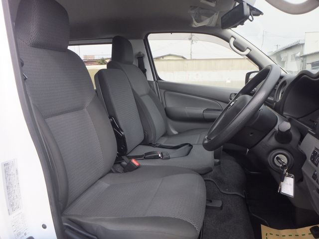 NISSAN NV350 CARAVAN 4WD 2021 Image 31