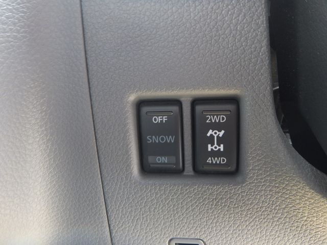 NISSAN NV350 CARAVAN 4WD 2021 Image 31