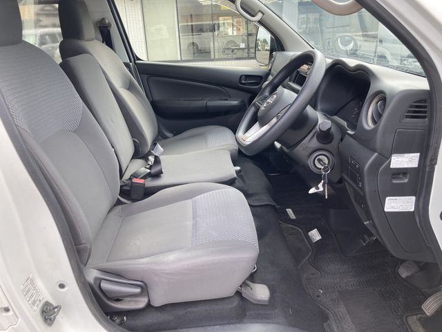 NISSAN CARAVANVAN 1.25T 2WD 2022 Image 31