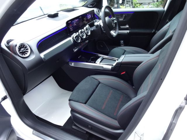 MERCEDES BENZ EQB 2024 Image 31