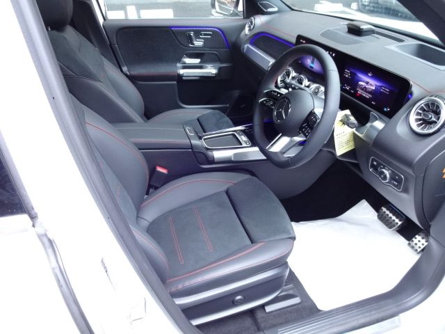 MERCEDES BENZ EQB 2024 Image 31