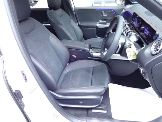 MERCEDES BENZ EQB 2024 Image 31