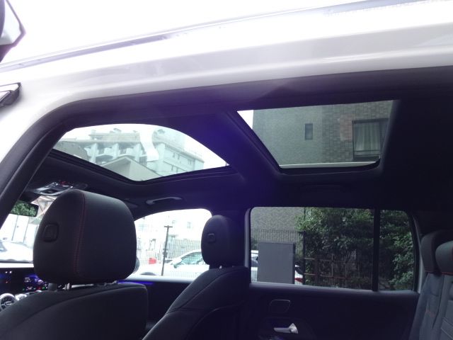 MERCEDES BENZ EQB 2024 Image 31