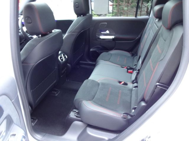 MERCEDES BENZ EQB 2024 Image 31