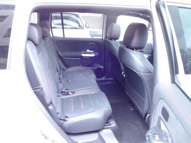 MERCEDES BENZ EQB 2024 Image 31