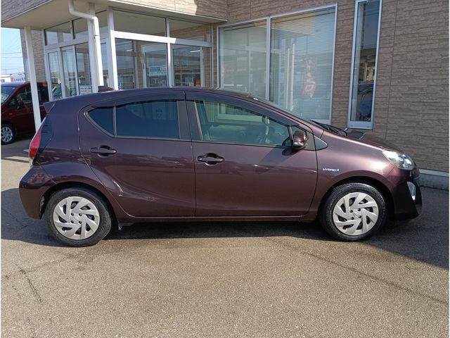 TOYOTA AQUA 2016 Image 31