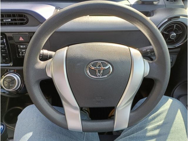 TOYOTA AQUA 2016 Image 31