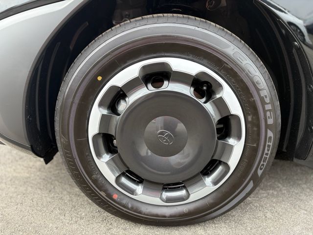 TOYOTA SIENTA HYBRID 2025 Image 31