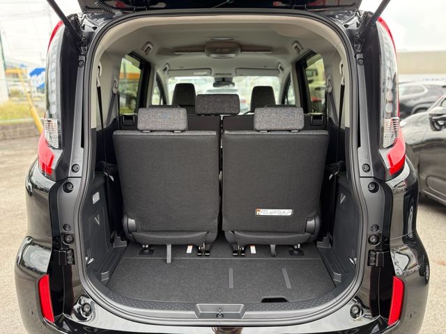 TOYOTA SIENTA HYBRID 2025 Image 31