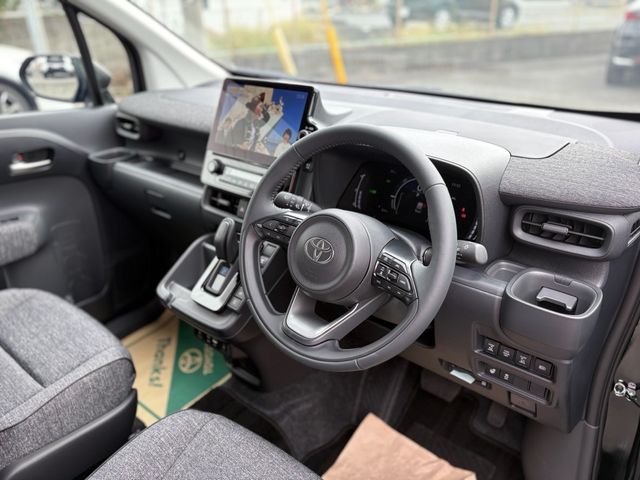 TOYOTA SIENTA HYBRID 2025 Image 31