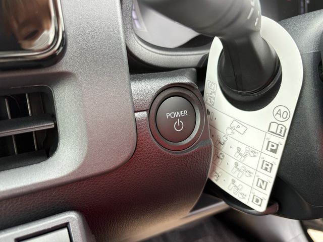 TOYOTA SIENTA HYBRID 2025 Image 31