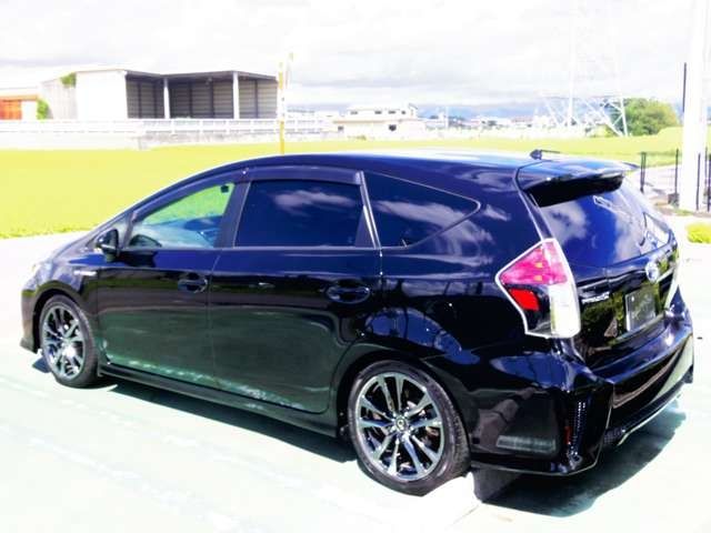 TOYOTA PRIUS ALPHA 2015 Image 31