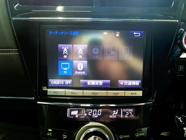 TOYOTA PRIUS ALPHA 2015 Image 31