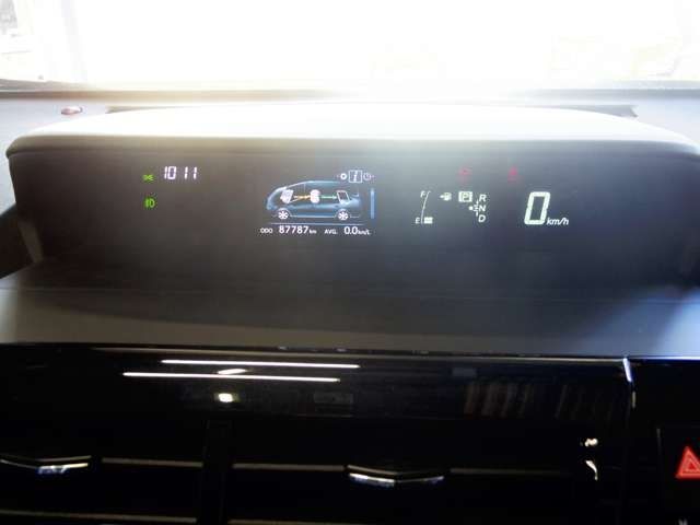 TOYOTA PRIUS ALPHA 2015 Image 31