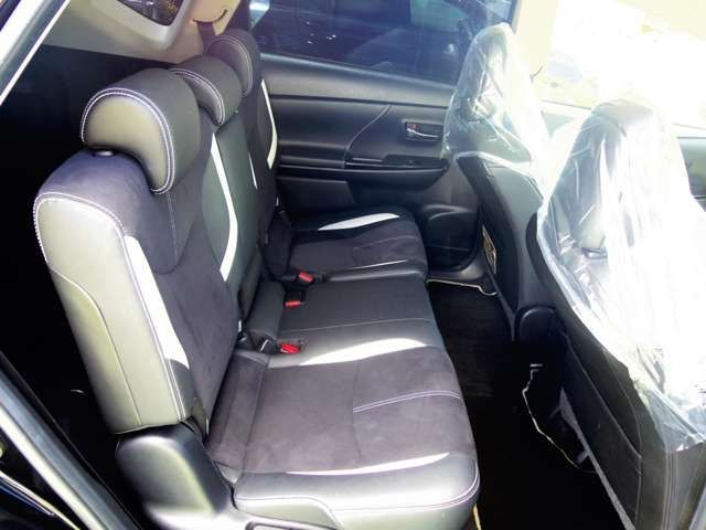 TOYOTA PRIUS ALPHA 2015 Image 31