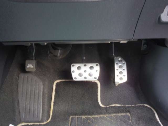 TOYOTA PRIUS ALPHA 2015 Image 31