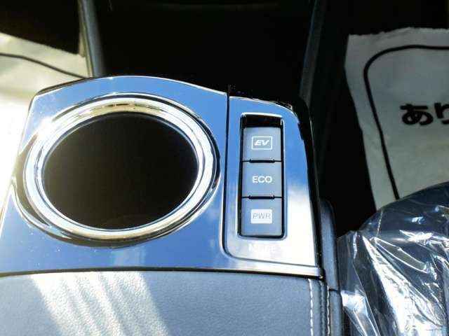 TOYOTA PRIUS ALPHA 2015 Image 31