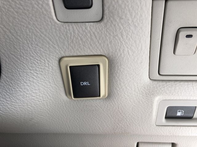 TOYOTA LEXUS LS600H 2011 Image 31