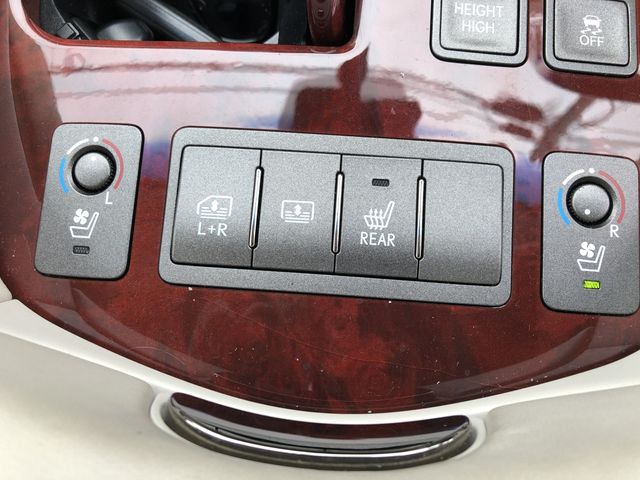 TOYOTA LEXUS LS600H 2011 Image 31