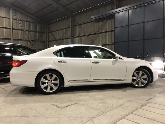 TOYOTA LEXUS LS600H 2011 Image 31
