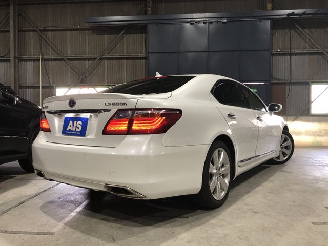 TOYOTA LEXUS LS600H 2011 Image 31