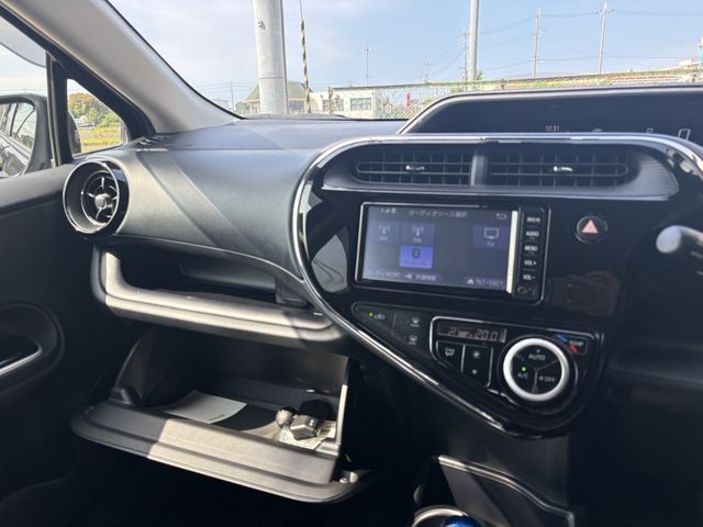 TOYOTA AQUA 2018 Image 31