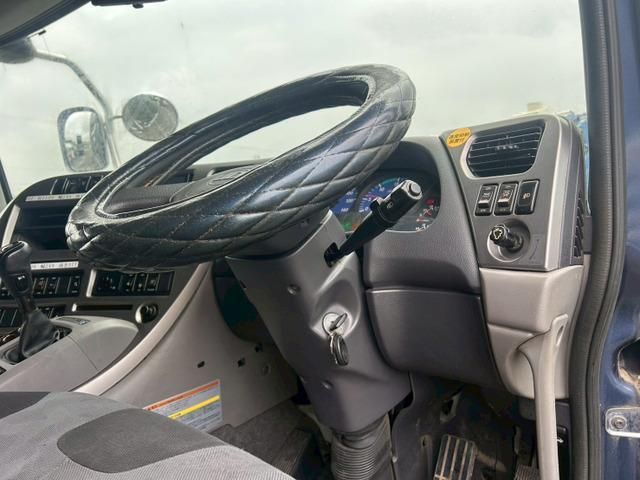 NISSAN DIESEL QUON 2014 Image 31