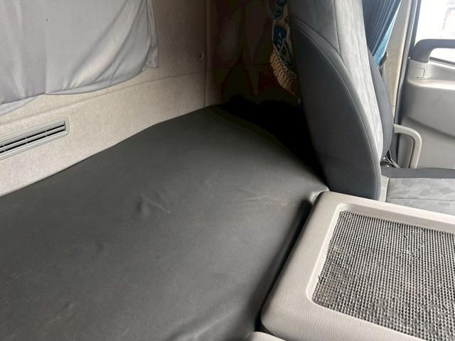 NISSAN DIESEL QUON 2014 Image 31