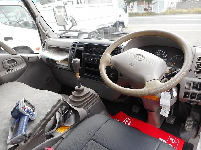 HINO DUTRO 2008 Image 31