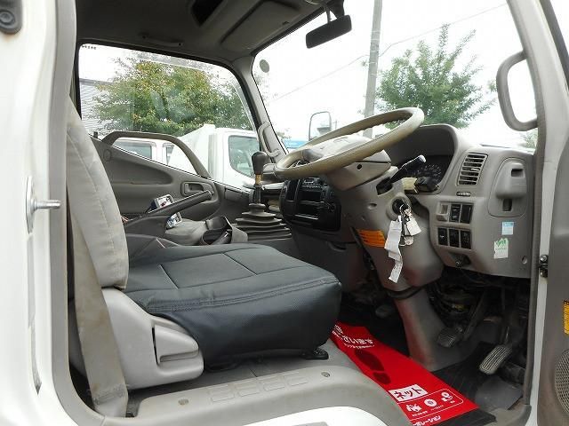 HINO DUTRO 2008 Image 31