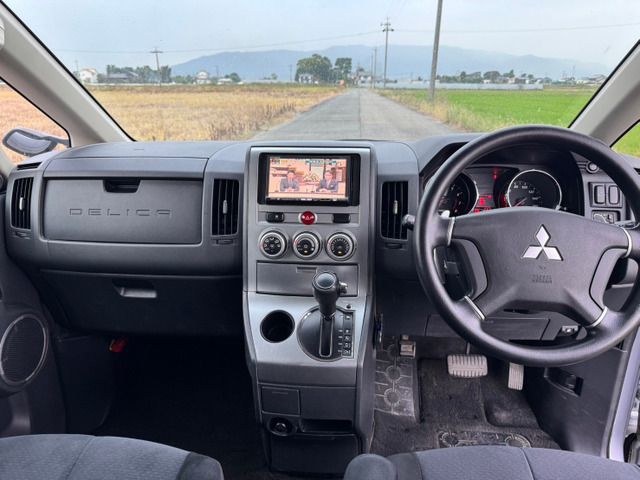 MITSUBISHI DELICA D:5 2WD 2010 Image 31