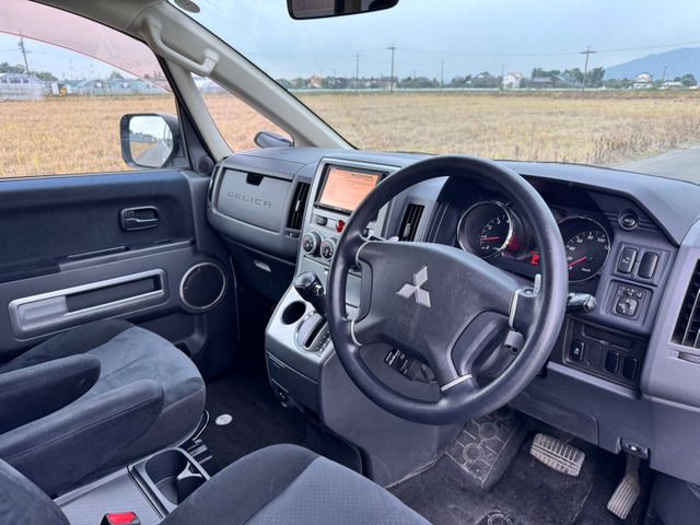 MITSUBISHI DELICA D:5 2WD 2010 Image 31