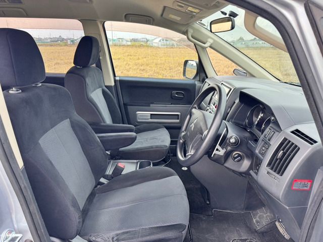 MITSUBISHI DELICA D:5 2WD 2010 Image 31