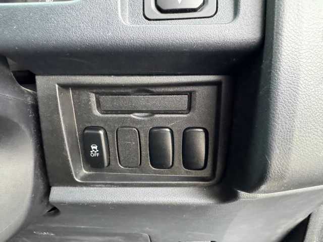 MITSUBISHI DELICA D:5 2WD 2010 Image 31