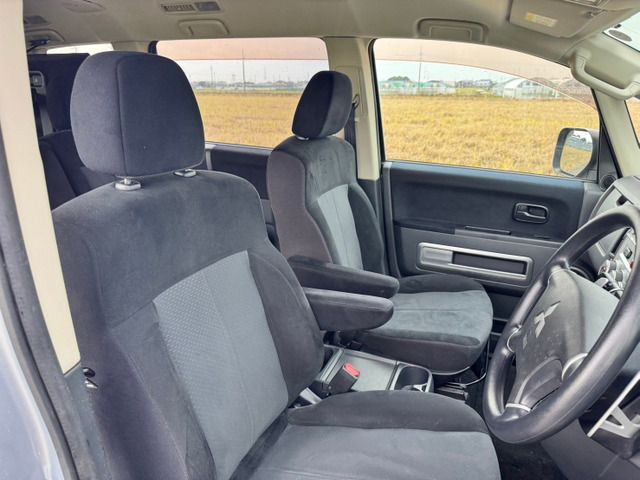 MITSUBISHI DELICA D:5 2WD 2010 Image 31