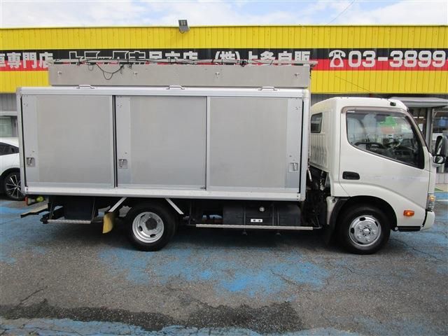 HINO DUTRO 2016 Image 31