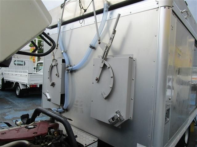 HINO DUTRO 2016 Image 31