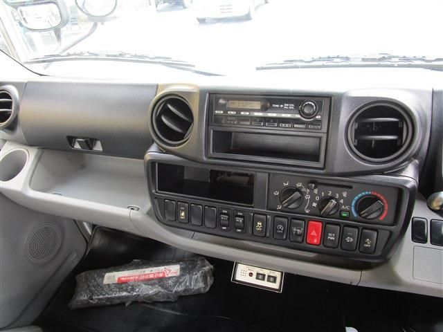 HINO DUTRO 2016 Image 31