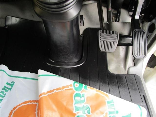 HINO DUTRO 2016 Image 31