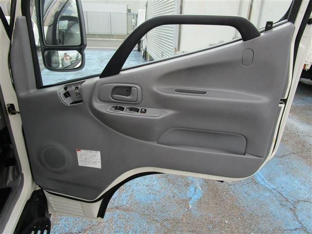 HINO DUTRO 2016 Image 31