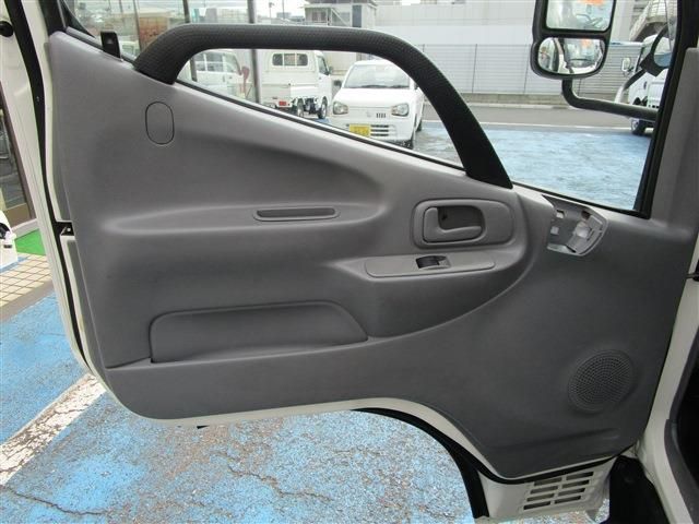 HINO DUTRO 2016 Image 31