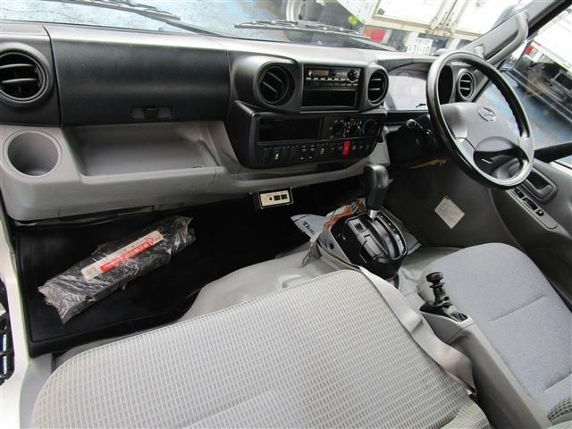 HINO DUTRO 2016 Image 31