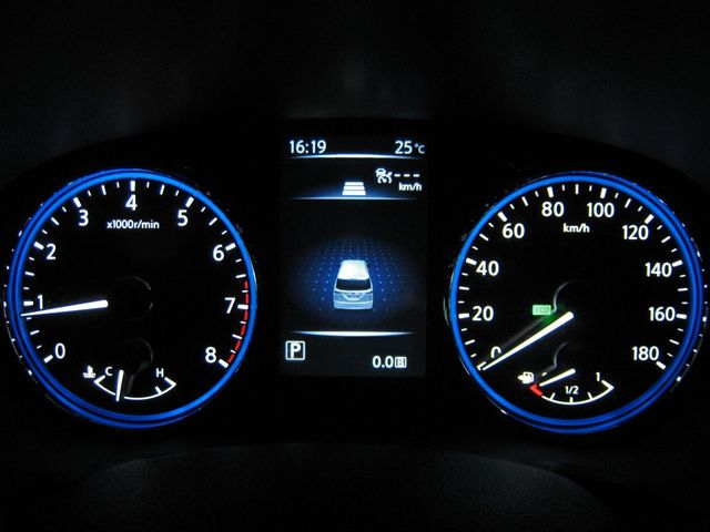 NISSAN ELGRAND 2015 Image 31