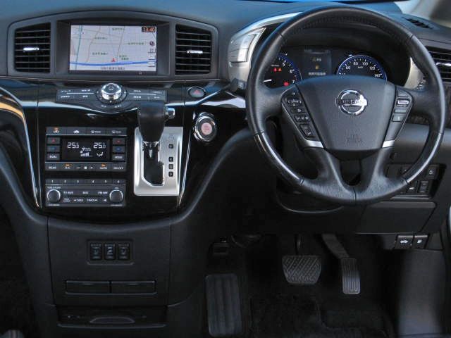 NISSAN ELGRAND 2015 Image 31