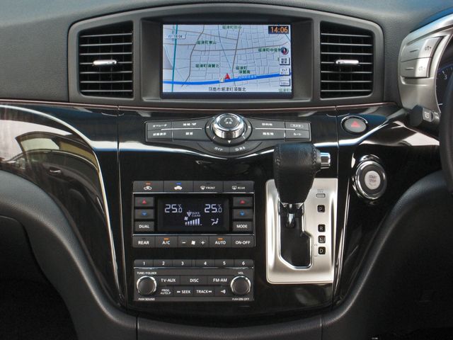 NISSAN ELGRAND 2015 Image 31